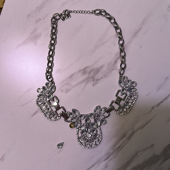 Rhinestone statement necklace - Picture 2 of 4